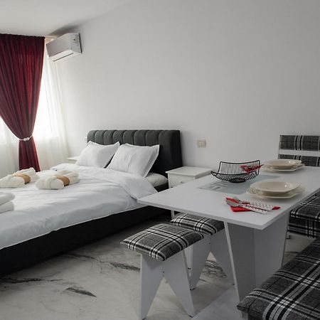 Apart Hotel Center Piatra Neamţ Exterior foto